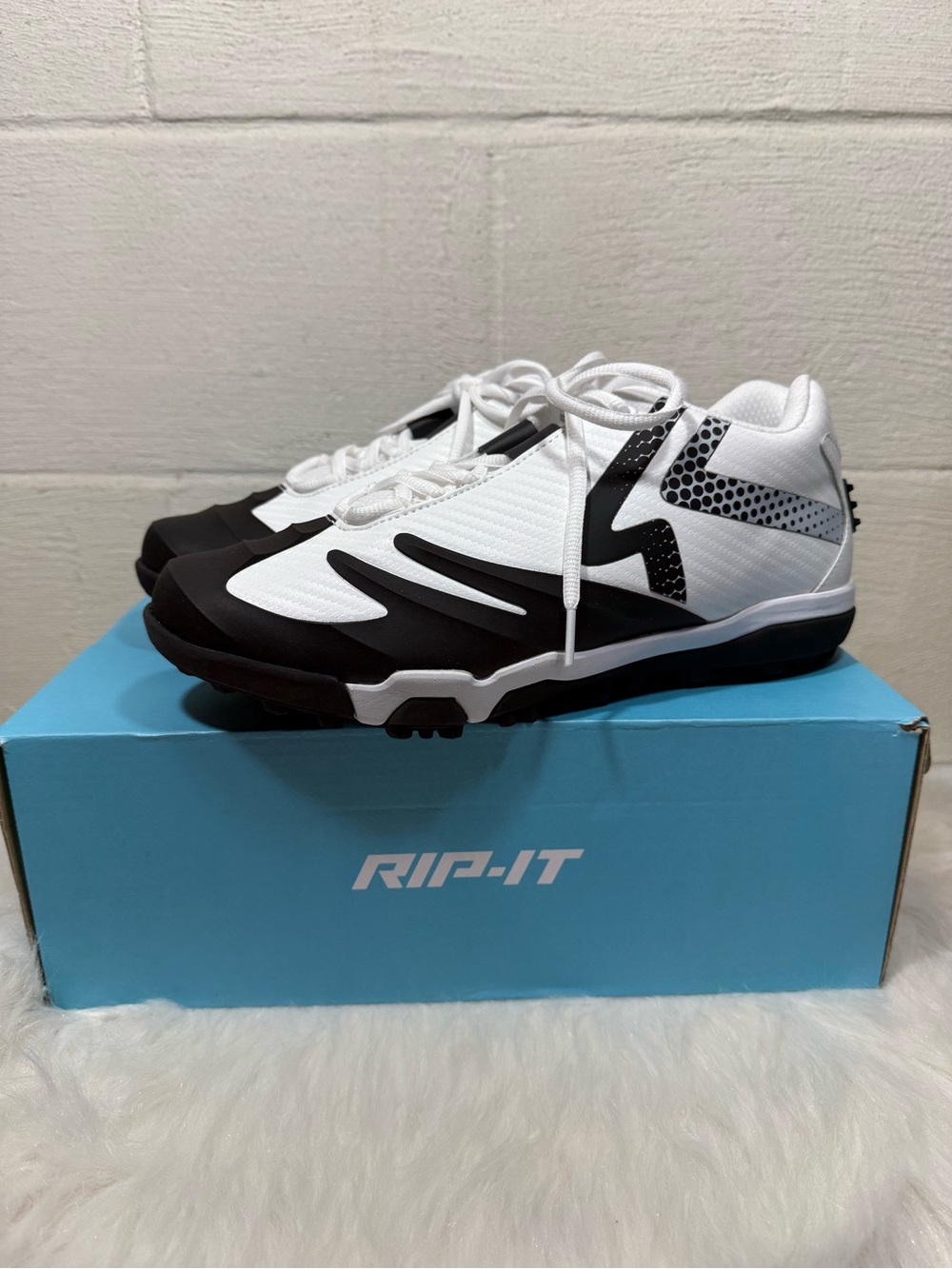 RIP-IT Women's Black & White Pro Turf Shoes